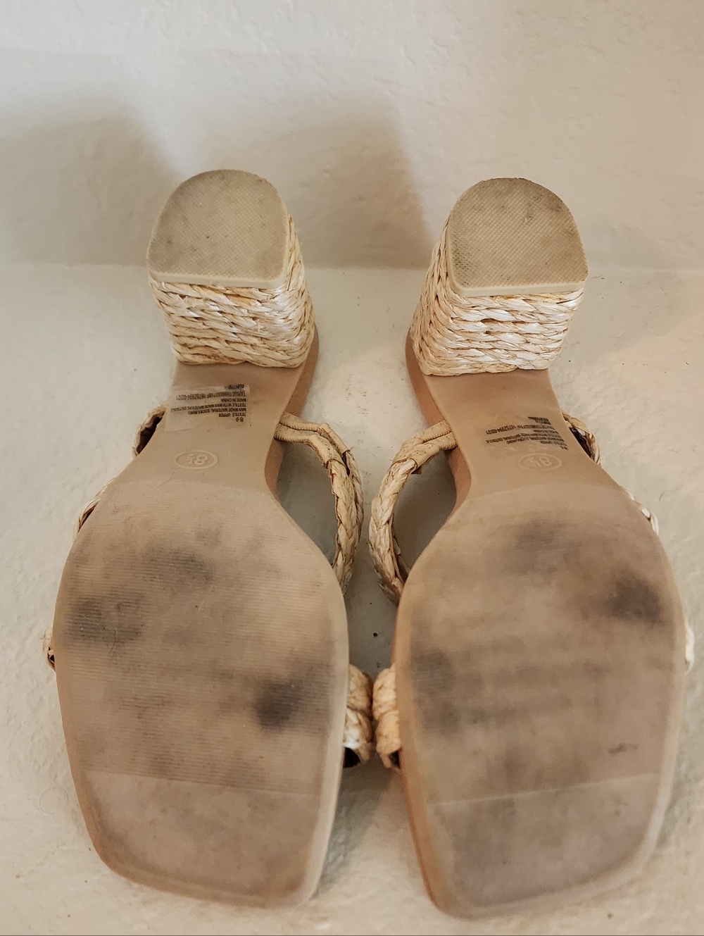 Universal Threads Wedges - Picture 4 of 4